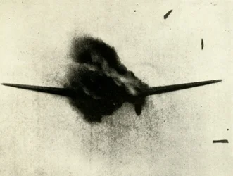 Het moment van overwinning: Een Heinkel III op het punt om neer te gaan