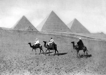 De piramides van Gizeh, Caïro, Egypte, ca. 1920s