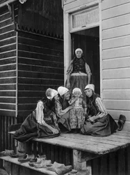 De trots van de familie, Marken, Nederland, ca. 1934