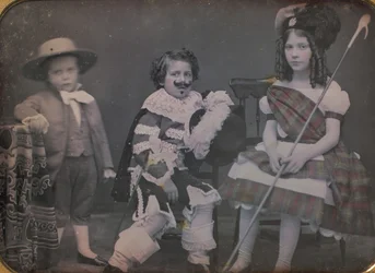 Drie Kinderen in Kostuum
