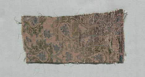 Drie fragmenten van Italiaanse gotische zijde, 1350-1399