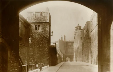 Tower of London. St. Thomas en de Bell Tower, ca. 1910