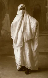 Gesluierde vrouw, Algiers, Algerije, 1943