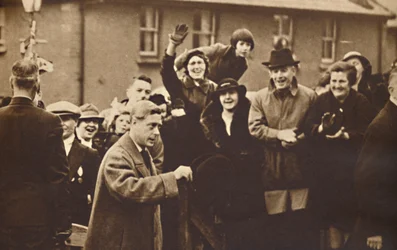 Wales Weet Hoe Te Juichen, 1936-1937