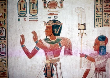Muurschildering van Ramses III die overleden zoon naar de goden leidt, Vallei der Koninginnen, Egypte