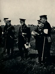 Met generaal French bij legeroefeningen, 1912, 1945