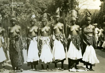 Vrouwelijke dansers, Sierra Leone, 20e eeuw