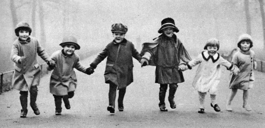Jonge kinderen in Hyde Park, Londen, 1926-1927