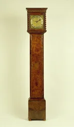 Charles II walnoten staande klok, door Charles Gretton (fl.1672-1733)