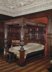 Hemelbed, gesneden eikenhout, 16e-17e eeuw
