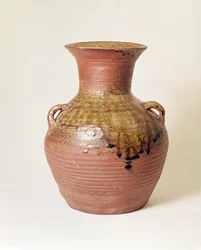 Pot uit de Han-dynastie (206 v.Chr.-220 n.Chr.). Proto porselein