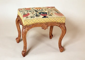 Louis XV kruk in provinciale stijl