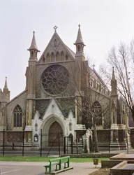 R.K. Kerk van St. Annes, Limehouse, ontworpen door Gilbert Blount, 1855 en 1894