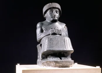 Gudea, Prins van Lagash, standbeeld gewijd aan Ningizzada, Neo-Sumerisch, uit Telloh, oud Girsu, ca. 2130 v.Chr.