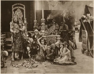 Alfred Paget, Seena Owen, scène uit 