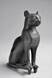Bastet. Statuette bronzen mal (metaal). Lage Tijdperk (750-332 v.Chr.) Egypte