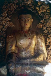 Crypte met Boeddhabeeld, Swayambhunath (Apen Tempel), Kathmandu-vallei (Unesco Werelderfgoedlijst)