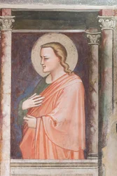 Tentoonstelling in de gewelven van het kathedraalmuseum van Prato, Italië