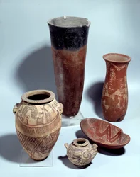 Egyptische oudheid: verschillende soorten keramiek en terracotta vazen uit de periode Nagada I
