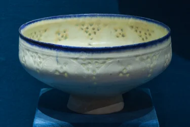 Kom op voet, waarschijnlijk Kashan, Seljuq-periode