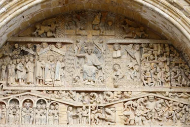 Timpaan van de Sainte Foy abdijkerk: Christus in Glorie & Laatste Oordeel, Conques, Frankrijk