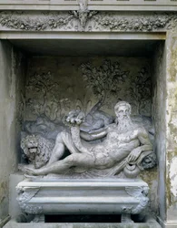 Het Nymphaeum, detail van een standbeeld van een riviergod in een nis met een hoorn des overvloeds