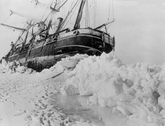 Imperial Trans-Antarctic Expedition: de Endurance vast in een ijsvlakte, c.1914-17