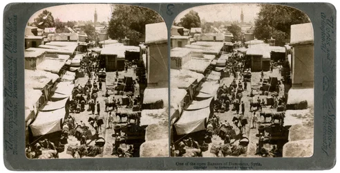 Een open bazaar in Damascus, Syrië, 1900s