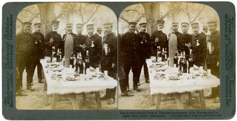 Lunch met Generaal Nogi bij het Japanse hoofdkwartier, Port Arthur, Mantsjoerije, 1904