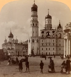 Toren van Ivan de Grote en Kathedraal van de Aartsengel Michaël, Kremlin, Moskou, Rusland