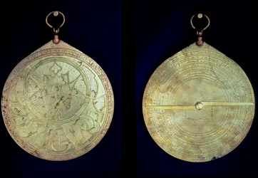 Een astrolabium, een astronomisch meetinstrument gebruikt door zeevaarders, uit de 15e eeuw