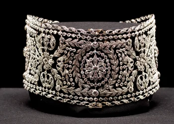 Choker-stijl ketting van platina en diamanten, gedragen door mevrouw Potter Palmer I, geboren Bertha Honoré