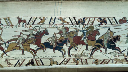 Verovering van Engeland door de hertog van Normandië Willem de Veroveraar in 1066: de Normandische cavalerie chargeert in de Slag bij Hastings (Detail van het Tapijt van Bayeux)