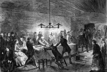 Parijs 1870: Arrestatie in een ondergrondse gokhal aan de Rue de la Harpe.