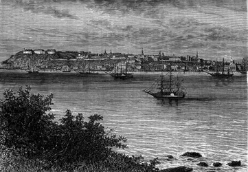 Quebec City, Canada, vanaf de rechteroever van de St. Lawrence. Gravure in 