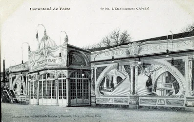Gezicht op het Camby theatergebouw in Parijs in 1906 (foto)