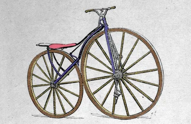 Model van een houten vélocipède. Pierre Michaux vond het pedaal uit in het begin van de jaren 1860.