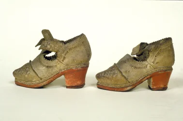 Model van schoen met rode hak uit de 17e eeuw, Museo del castello, Milaan