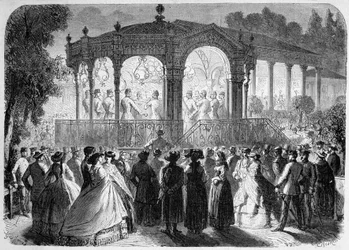 Concert gegeven door Oostenrijkse muziek bij de nieuwe kiosk in Baden