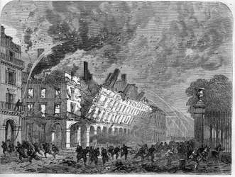 De Parijse Commune in 1871. Brand van het Ministerie van Financiën veroorzaakt door de federes (communards) tijdens de bloedige week (22-28 mei)