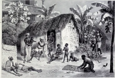 Gezicht op een plantage met een groep Zwarte mensen in West-Indië. 18e-eeuwse gravure. Chartres, Museum voor Schone Kunsten