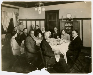 Arthur Schomburg en William Edouard Scott met anderen