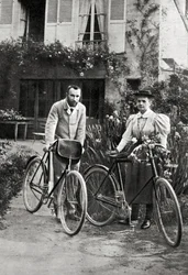 Pierre en Marie Curie in hun tuin
