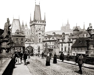 Praag. Karelsbrug en de oude stadstoren. circa 1890