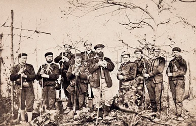 Derde Carlistenoorlog (1872-1876): De Santa Cruz priester en zijn bewaker. Fotografie Spanje, San Sebastian, Gemeentemuseum van San Telmo.