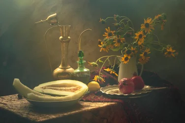 Stemmige bloemen en fruit