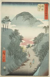 Okabe: Smalle Met Klimop Begroeide Weg bij de Berg Utsu (Okabe, Utsu no yama tsuta no hosomichi), nr. 22 uit de serie "Beroemde Zichten van de Drieënvijftig Stations (Gojusan tsugi meisho zue)," ook bekend als de Verticale Tokaido