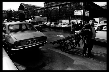 Les halles de Paris net voor de sloop in augustus 1971 (zw/w foto)