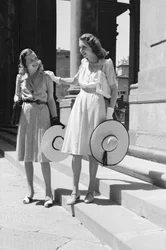 Modellen tijdens een fotosessie in Florence, 2-3 juni 1941 (z/w foto)