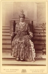 [Sarah Bernhardt als keizerin Theodora in Sardou